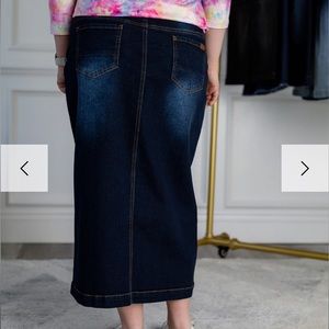 NWT NUGGLES DENIM SKIRT 31”